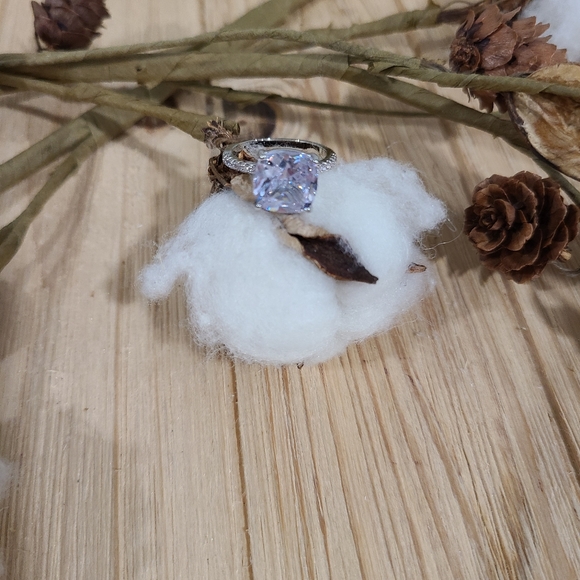 🎊🎊NEW🎊🎊EXQUISITE!! 3 CT White Sapphire Engagement Ring in 925Sterling Silver - Picture 5 of 14